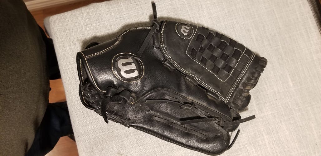 Used Wilson Right Hand Throw Outfield Baseball Glove 14"
