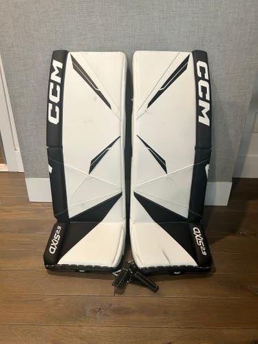 CCM Axis 2.9 Goalie Pads 33+1.5 - USED ONCE