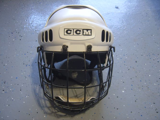 Good Condition CCM Tacks 692 Senior Hockey Helmet size Large White w/cage