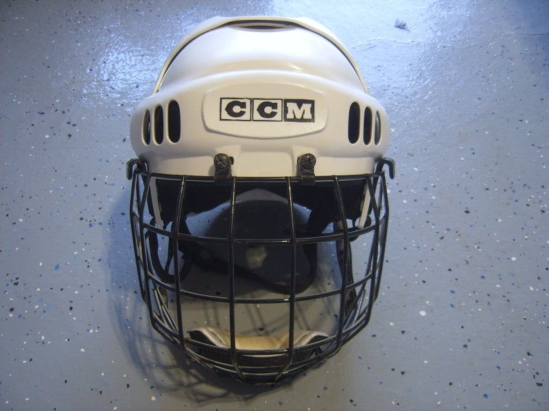 Good Condition CCM Tacks 692 Senior Hockey Helmet size Large White w/cage