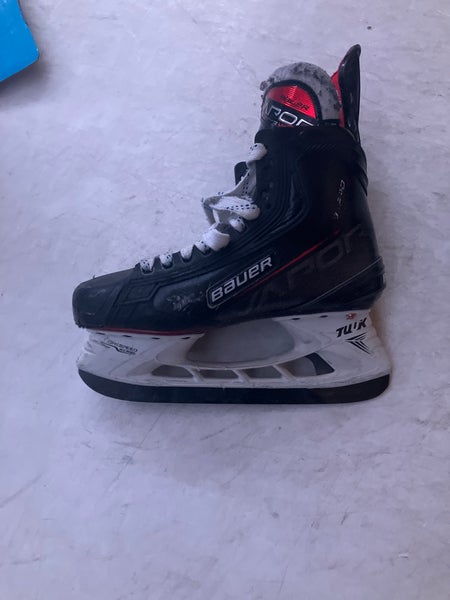 Used Bauer Regular Width Size 7 Vapor 3X Pro Hockey Skates