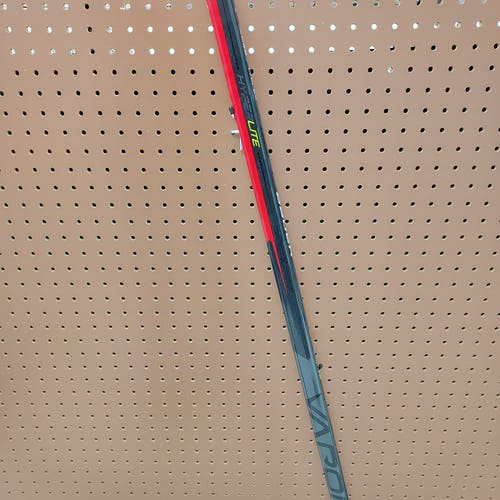 New Senior Bauer Right Handed Vapor Hyperlite Hockey Stick P92
