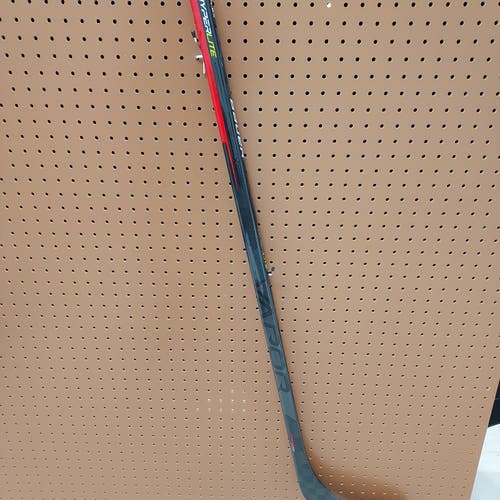 Bundle of Two (2) New Senior Bauer Right Handed Vapor Hyperlite Hockey Stick P92