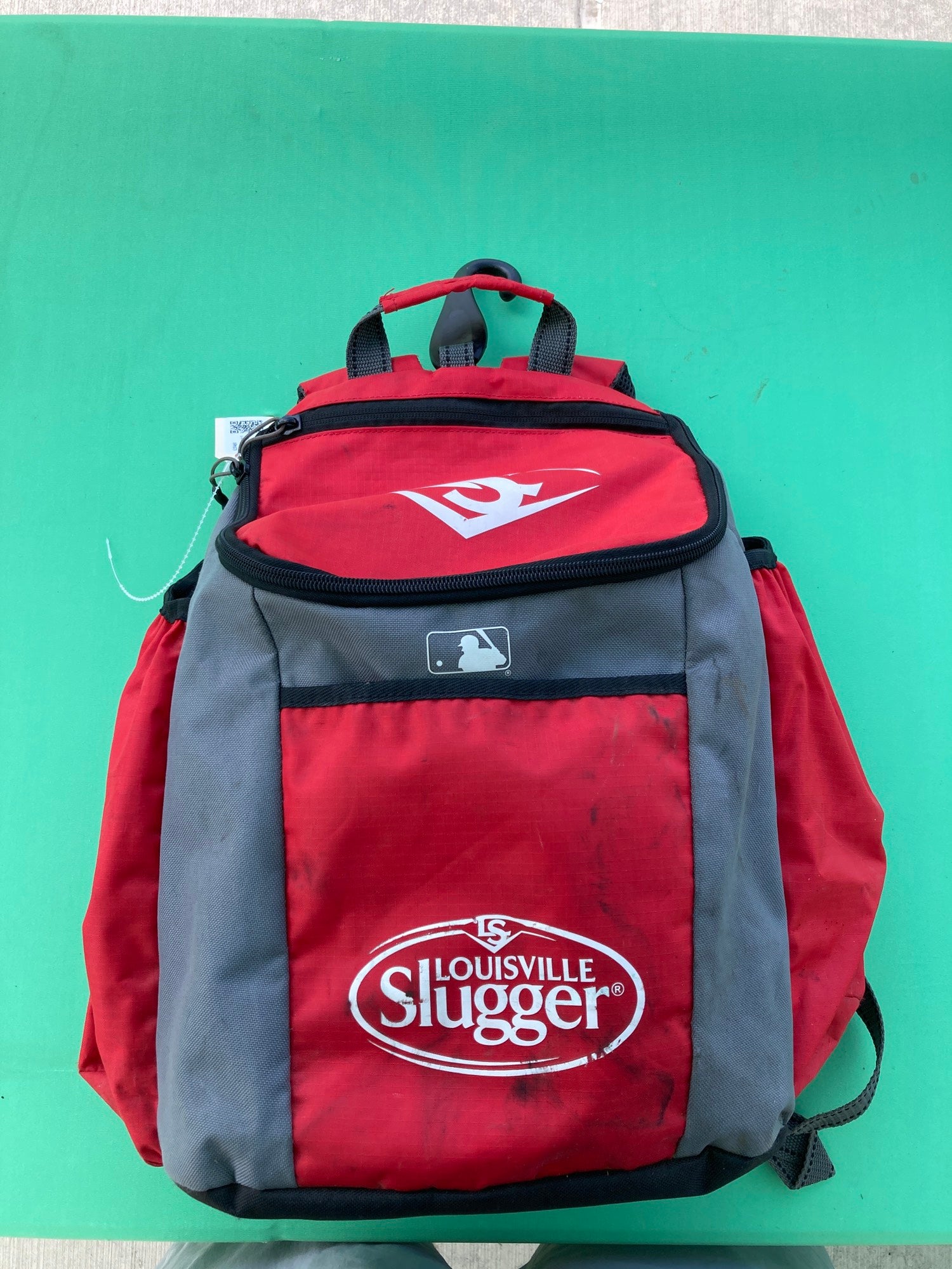 Louisville Slugger baseball carry High Rise wheeled bag Used Gray