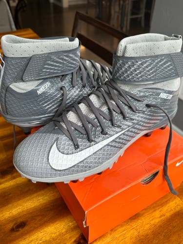 Men's New Size 12 Nike Lunarbeast Elite