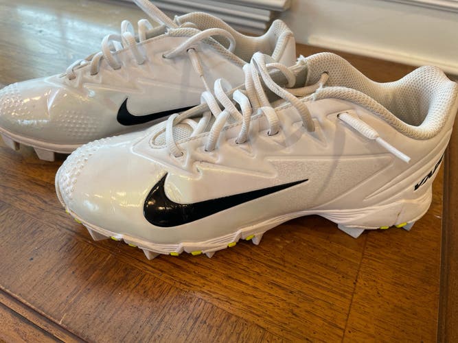 White Youth Used Kids Turf Cleats Low Top Vapor Size 6Y