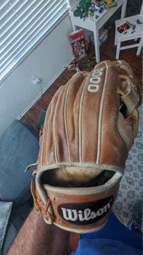 Used 2021 Right Hand Throw Wilson Infield A2000 Baseball Glove 11.5"
