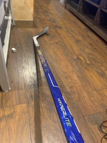 *Repaired* Intermediate Right Handed P28 Vapor Hyperlite Hockey Stick