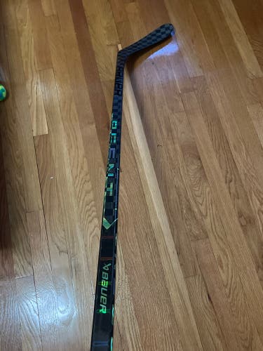 Junior Right Handed P28  Ag5nt Hockey Stick