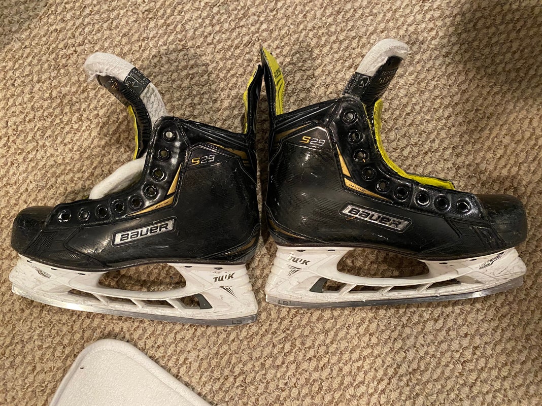 Junior Bauer Size 4 Supreme S29 Hockey Skates (Needs New Steel - See pictures)