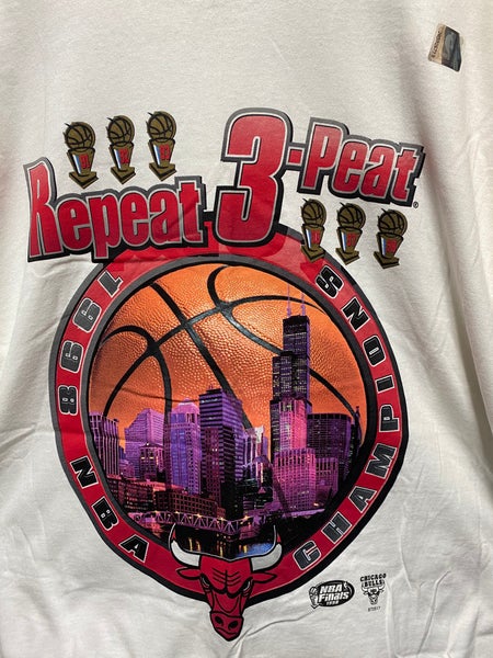 3 peat basketball shirt' Men's T-Shirt