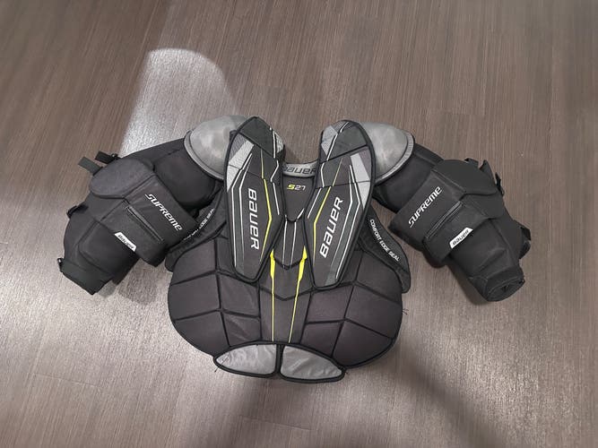 Used Large Bauer Supreme S27 Goalie Chest Protector