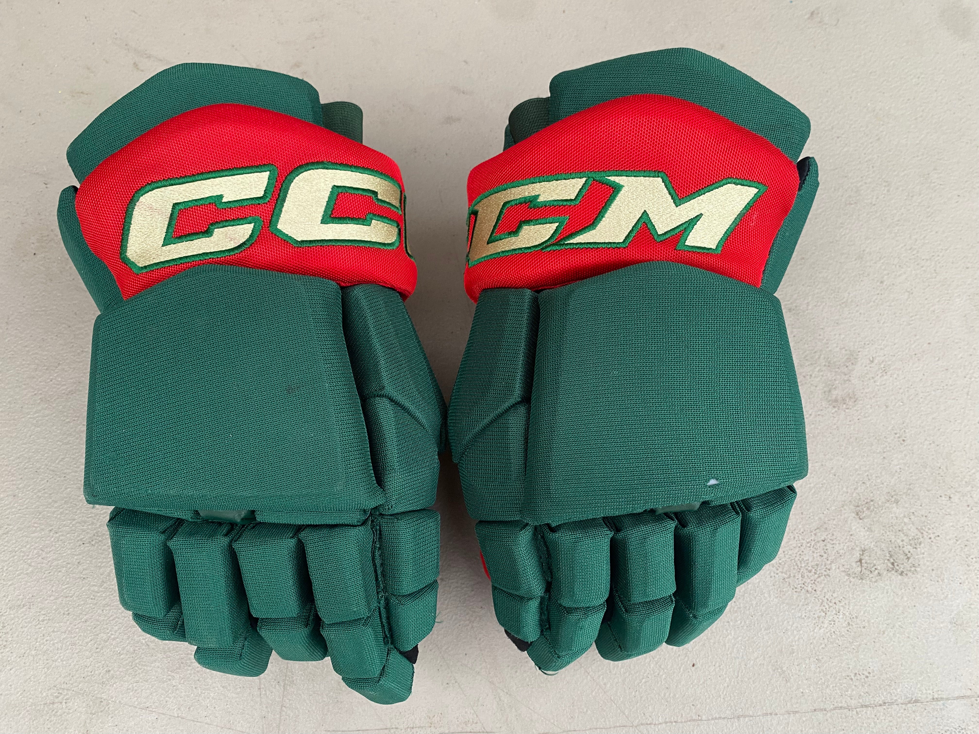 True XC9 Pro Stock Senior Hockey Gloves size 14 Minnesota Wild |  SidelineSwap