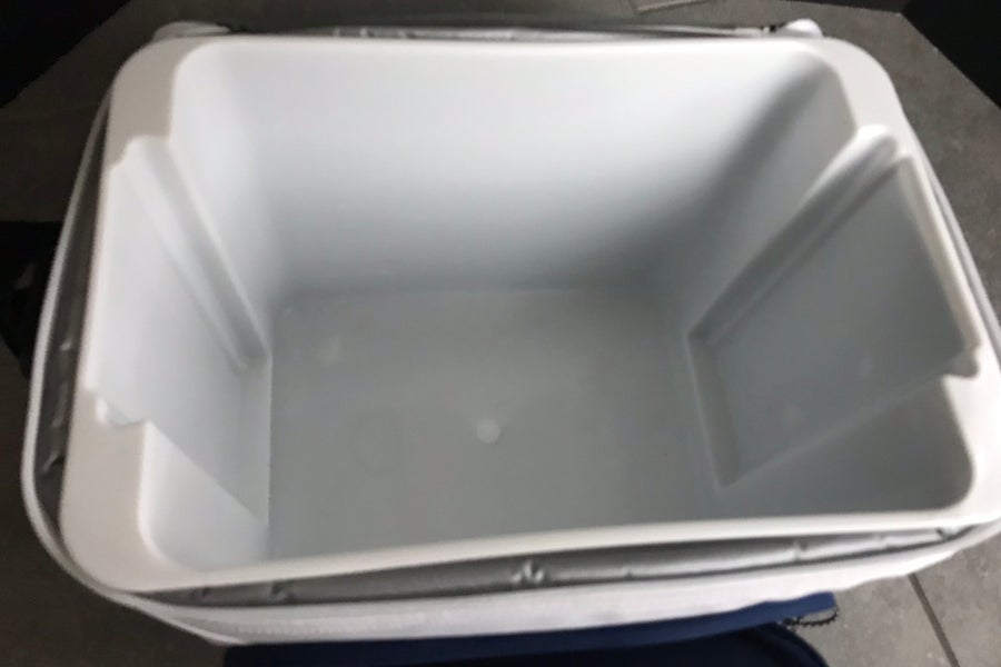 Igloo seadrift hard lined cooler