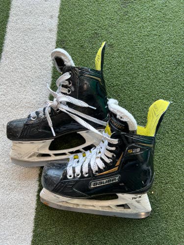 Junior Used Bauer Supreme S29 Hockey Skates D&R (Regular) 3.0