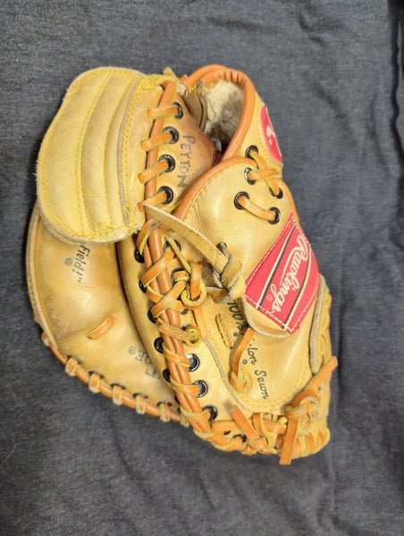 Mike Piazza model - Used Rawlings Right Hand Throw Catcher's Baseball Glove Small