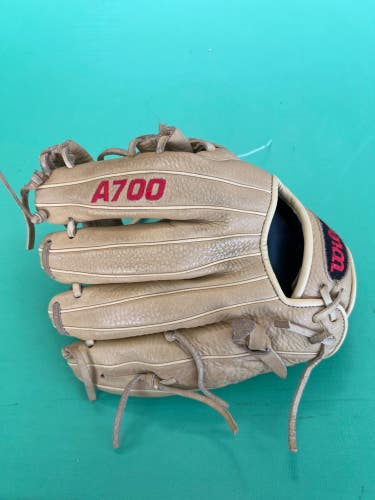 Used Wilson A700 Right Hand Throw Baseball Glove 11.5"