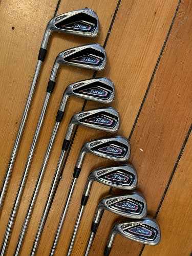 Men’s Left Titleist AP1 716 Iron Set 4-PW, AW Stiff