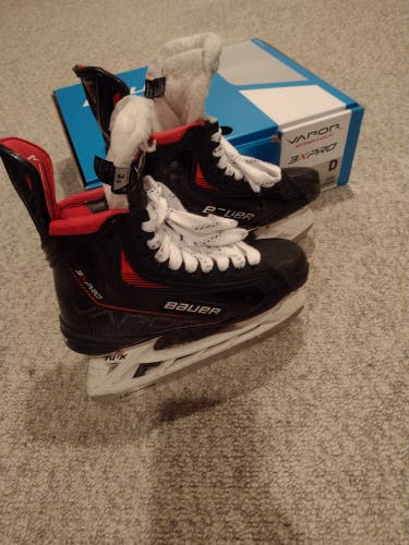 Bauer Vapor 3X Pro Hockey Skates Regular Width Size 3.5