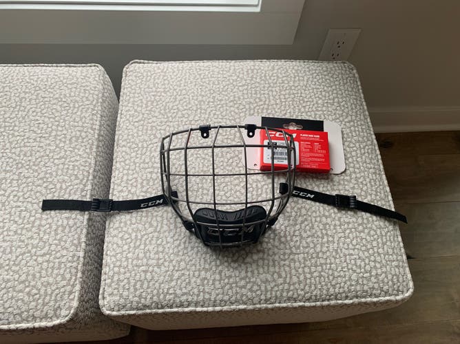 New Gray Small CCM FM680 Cage