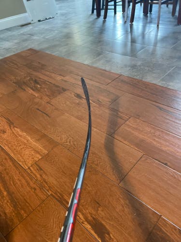Senior Right Handed P92M Pro Stock Vapor FlyLite Hockey Stick
