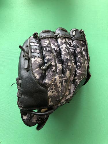 Used Adidas Easy Close Right-Hand Throw Infield Baseball Glove (10")