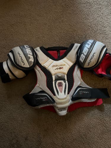 Senior Small Bauer Vapor APX Shoulder Pads