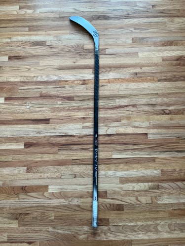 Junior Right Handed W28  Alpha DX Hockey Stick