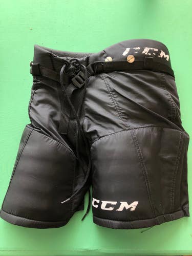 Used Youth CCM QLT 230 Hockey Pants (Size: Large)