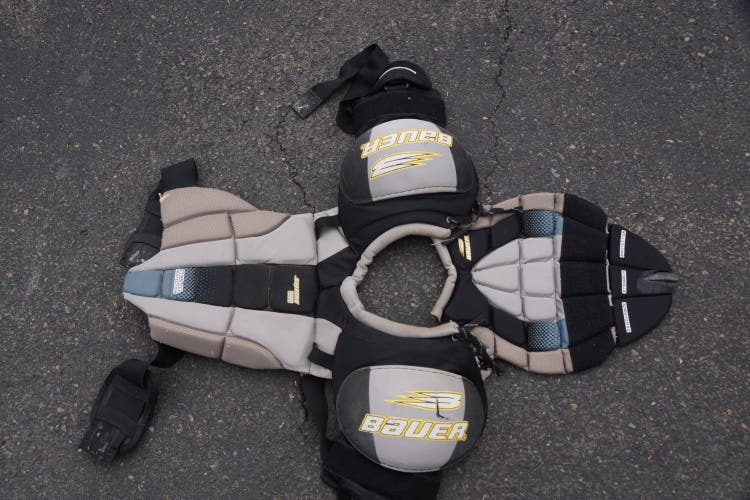 Senior Used Large Bauer Shoulder Pads