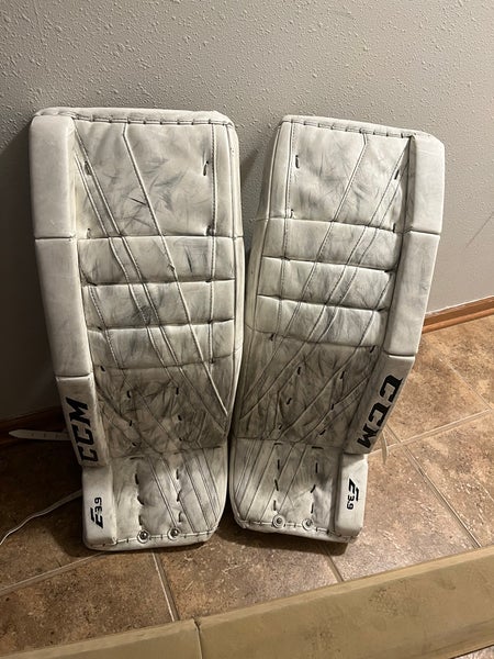 CCM Extreme Flex 3.9 Goalie Pad