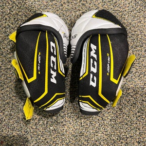 Used Small CCM Tacks 5092 Elbow Pads