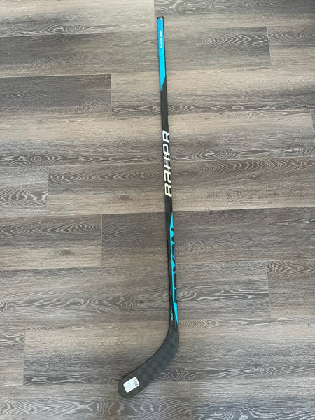 Senior Right Handed P92 Nexus Sync Hockey Stick 77 flex