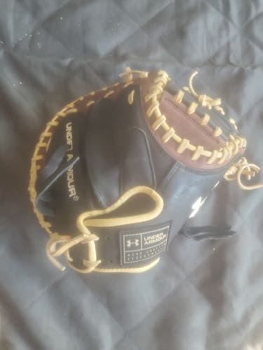 Used Under Armour Right Hand Throw Catcher's Cht Baseball Glove 31.5"