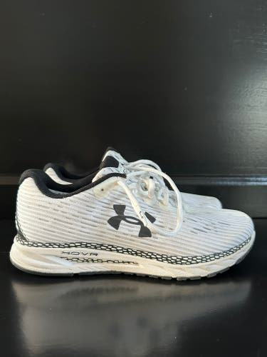 Men’s Lightly Used Under Armour Hovr Velociti 3 Bluetooth Smart Shoes. ($25 or best offer!)