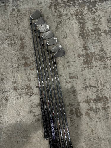 Men's Set Of TaylorMade Irons Regular Flex Steel Shaft Sim2 Max