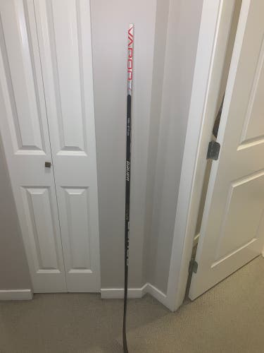 Used Right Handed P28  Vapor Hyperlite Hockey Stick