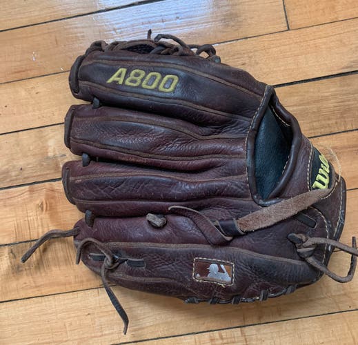 Wilson A800 11” Youth Fully Broken In Baseball Glove Right Throw