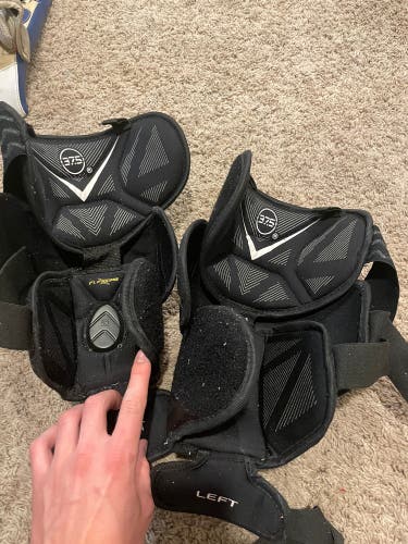 Bauer supreme knee guards