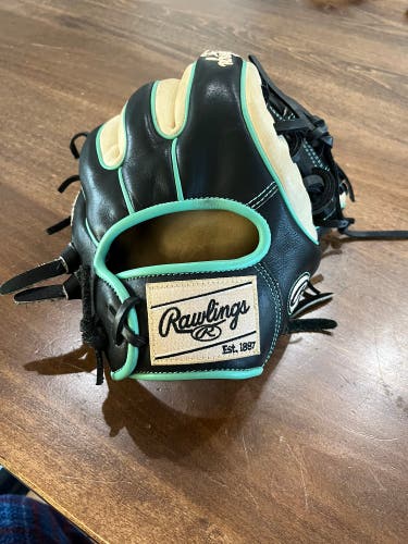 2022 Infield 11.5" Heart of the Hide Baseball Glove