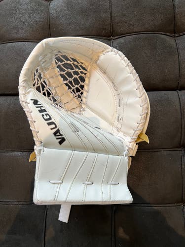 Vaughn Ventus SLR2 JR Glove