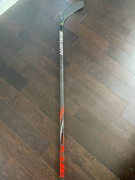 Senior Right Handed P92 Vapor 2x Team Hockey Stick