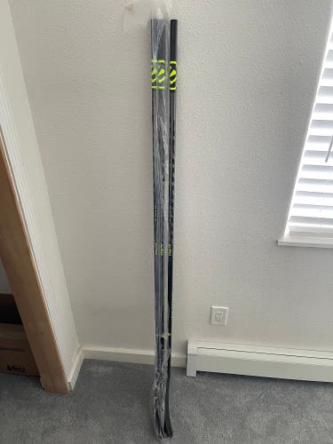 Brand New 3 Pack Senior Right Handed W28 Pro Stock Alpha LX Pro Hockey Sticks