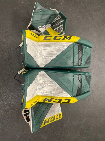 Ice hockey goalie pads ccm Eflex 5