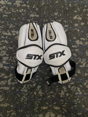 Used Medium STX Stallion 500 Arm Pads