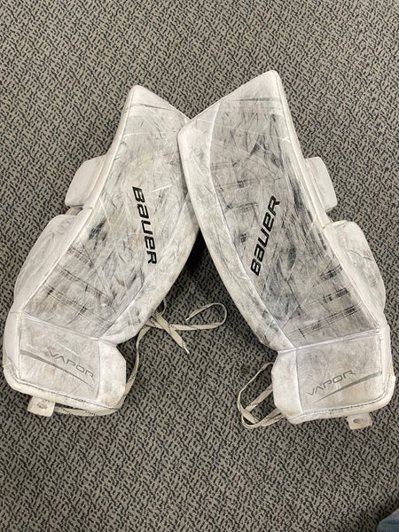 Used White Bauer Vapor X700 Junior Large (30”) goal pads