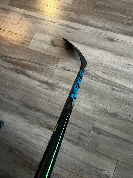 Used Right Handed P28 Nexus Geo Hockey Stick