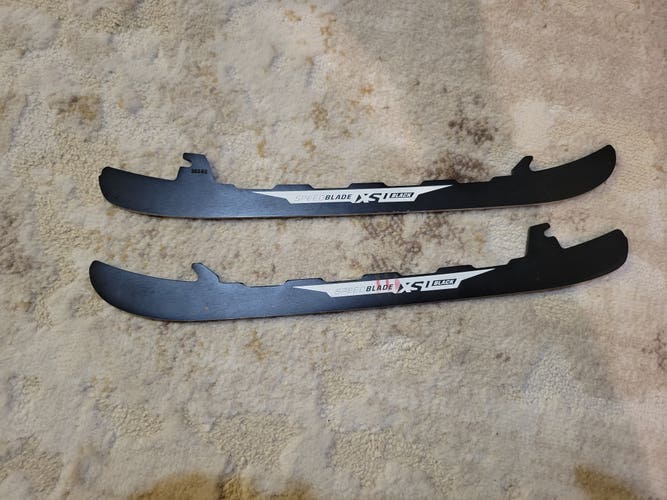 New CCM black Speedblade XS 263 mm