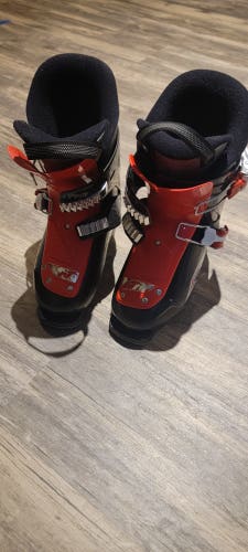 Kid's Used Nordica Firearrow Team 2 Ski Boots