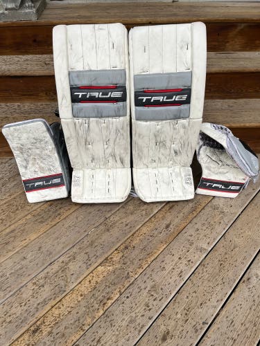 True L87 Goalie Leg Pads 32+1 Senior